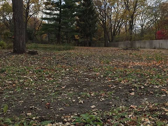 .63 acre wooded flat lot