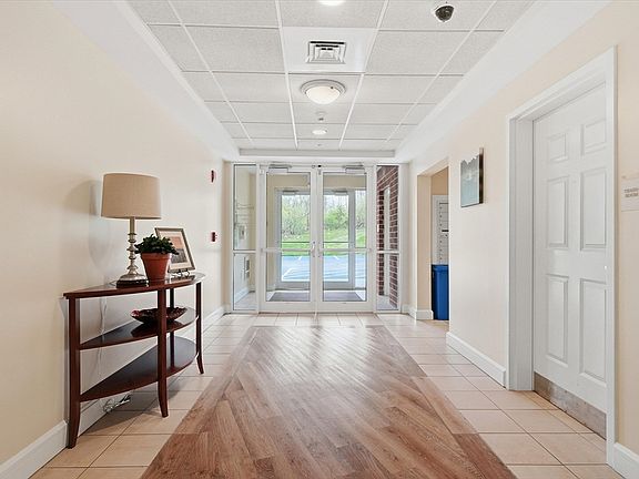 4th image of 38 Village Rd APT 110