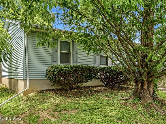 3rd image of 10512 Hillpark Dr
