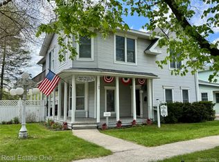 108 College St, Holly, MI 48442