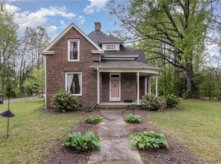 601 W Holt St, Mebane, NC 27302