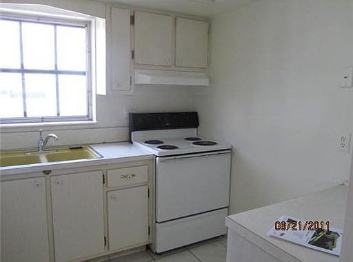 5th image of 5083 Cresthaven Blvd APT D