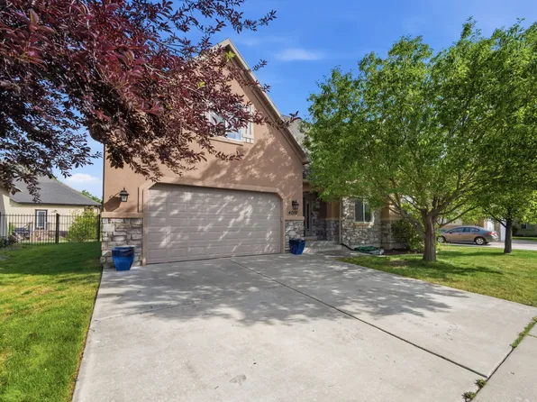 4009 W Troon St, Cedar Hills, UT 84062