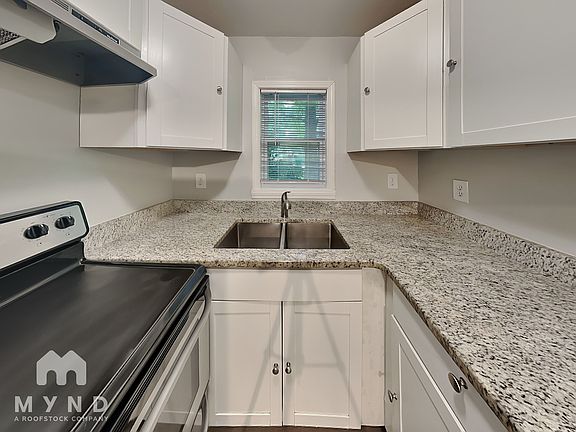 4th image of 438 Greenhill Way