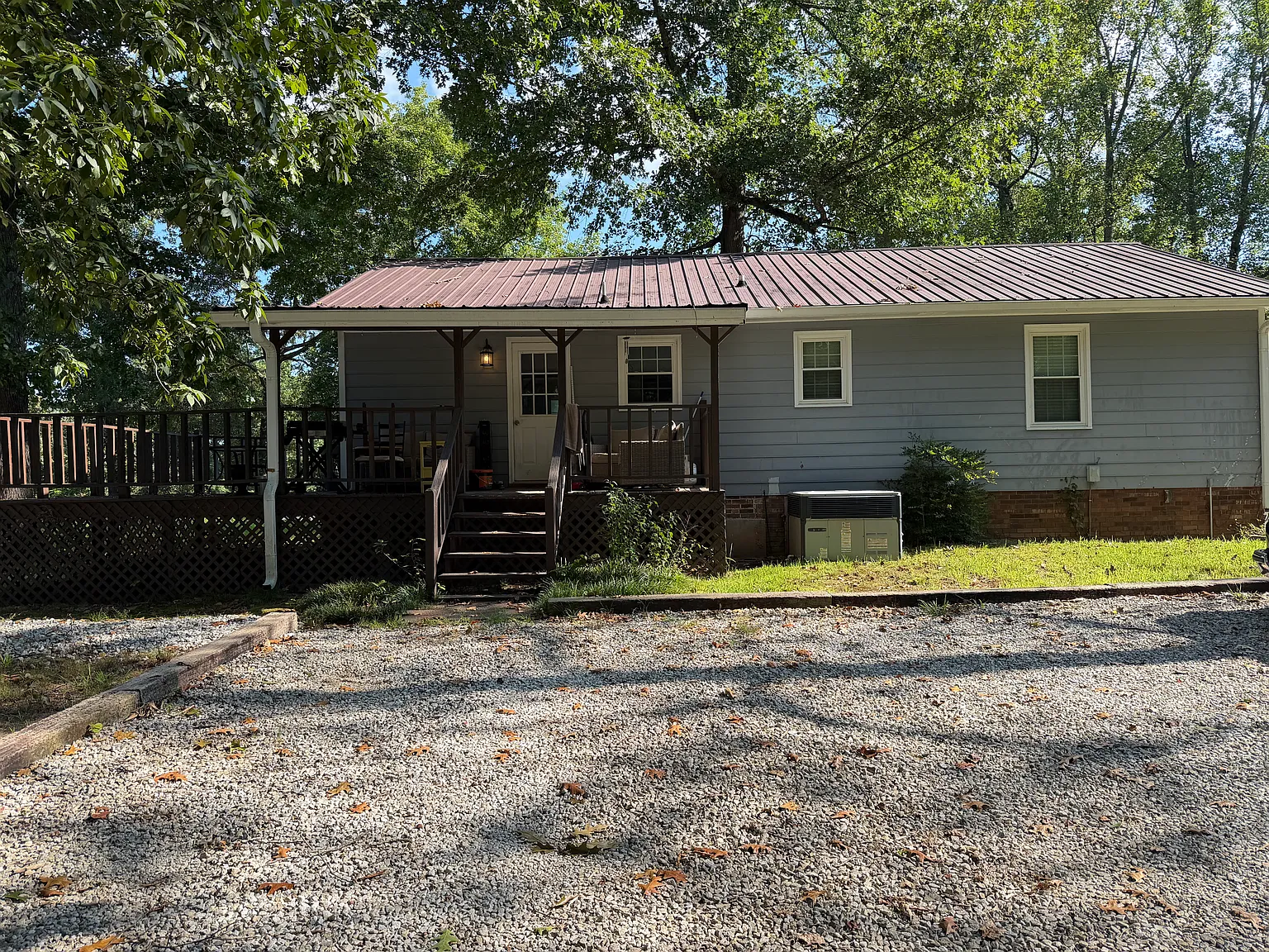 3 bed, 1.5 bath, 1700 sqft, $2,600 — Photo 2
