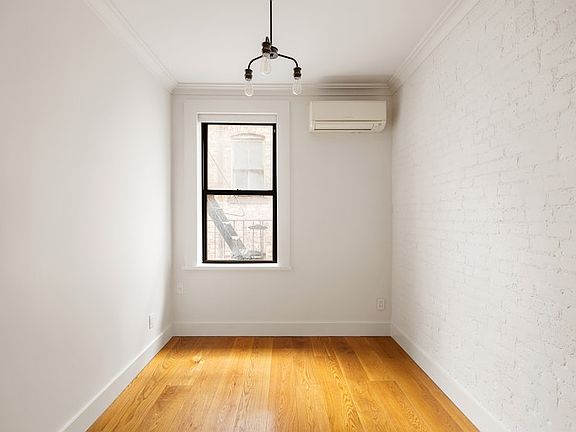 5th image of 139 E 30th St APT 5C