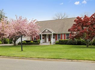 92 Colonial Dr, Riverhead, NY 11901