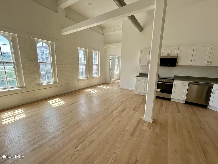155 River St #5D — Photo 3