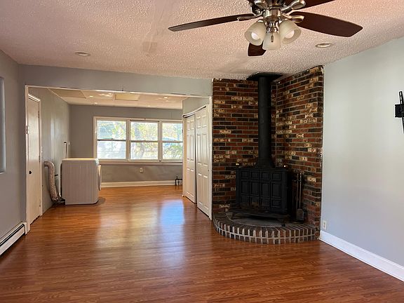 3rd image of 543 Alfred Ln #1