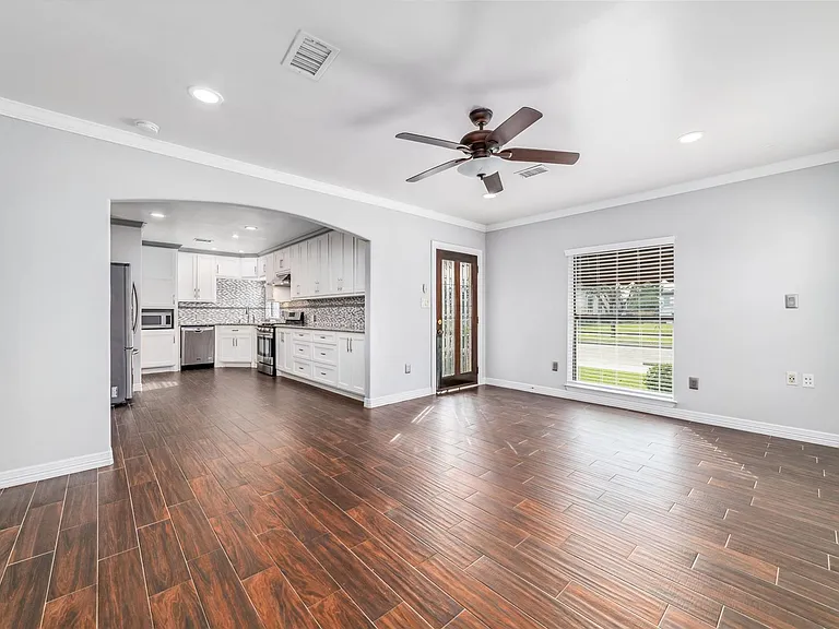 5012 Irvington Blvd — Photo 2
