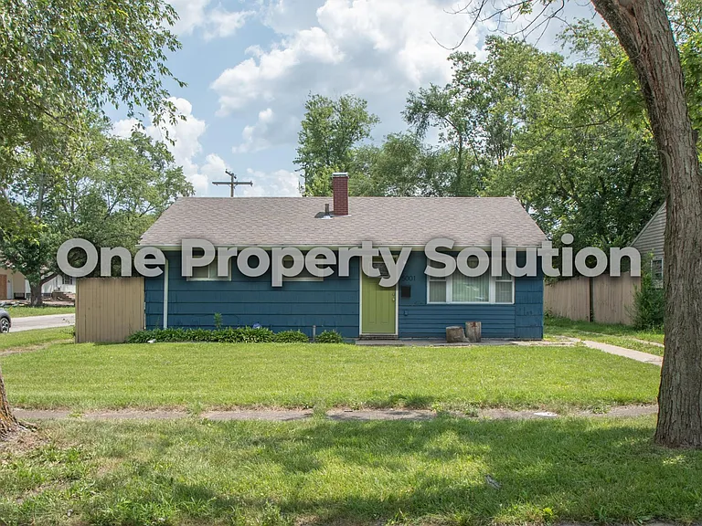 5001 Carolina St — Photo 1