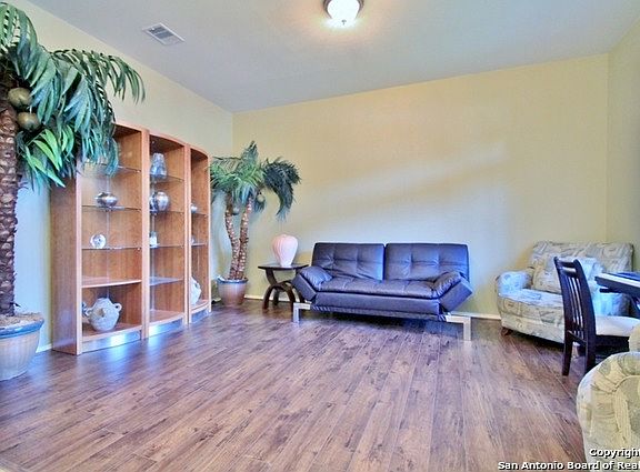 3rd image of 514 Parkmont Ct