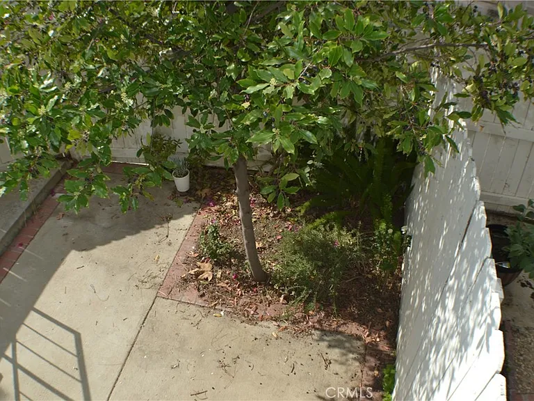 5841 Etiwanda Ave — Photo 22