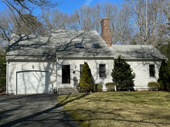10 Yearling Lane, Marstons Mills, MA 02648