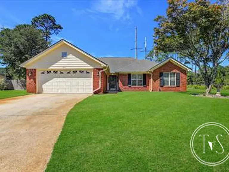 801 Winchester Rd — Photo 1