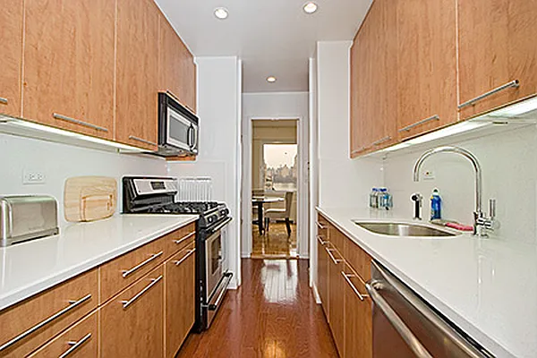 Sold by Adriana Arciello, LREB | media 5