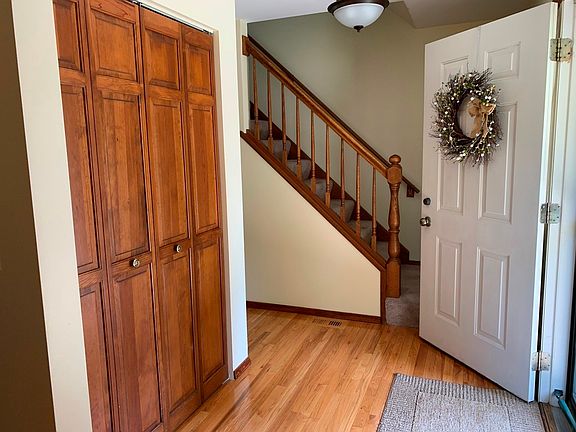 3rd image of 1904 Cambridge Dr