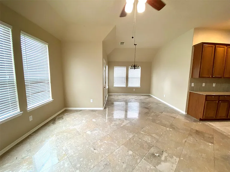 2822 Chalet Knolls Ln — Photo 15