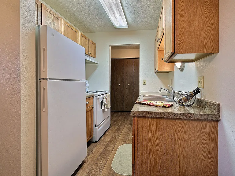 Fargo, Pacific Park II Apartments | Kitchen