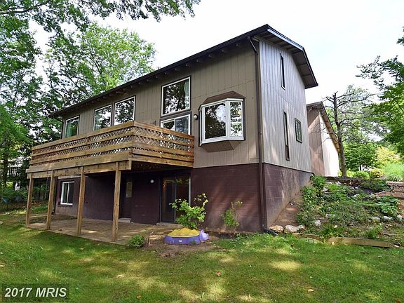 4th image of 10513 Acacia Ln