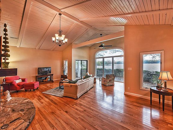 3rd image of 3114 Lake Wylie Dr