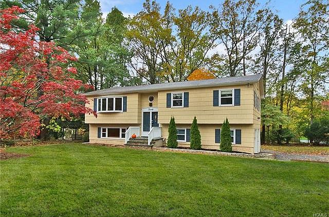 1st image of 20 Preakness Ln