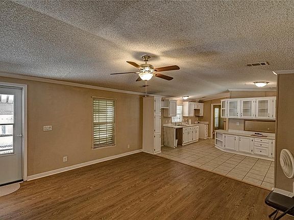 5th image of 2906 Caprice Dr
