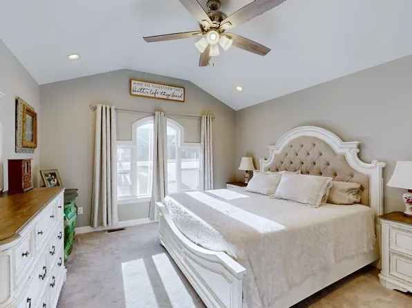 312 Oak View Ln, Eddyville, KY 42038