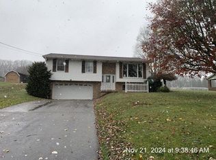 239 Maple Dr, Karns City, PA 16041