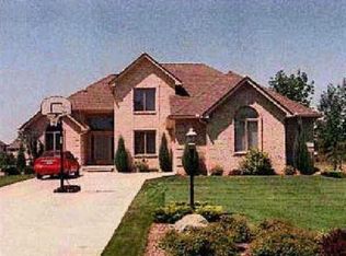 36720 Jean Dr, New Boston, MI 48164