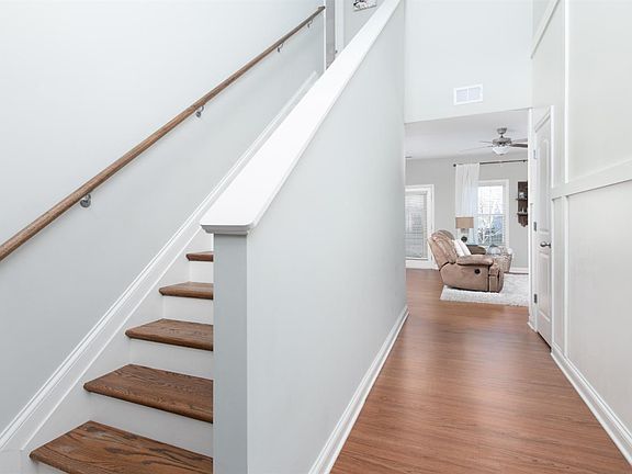 4th image of 127 Amburgy Cir