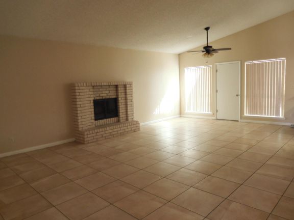 3rd image of 244 Flynn Dr