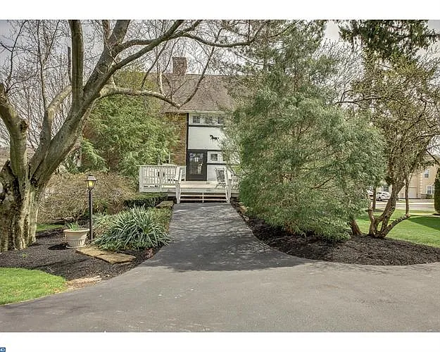 106 White Tower Ln photo 1