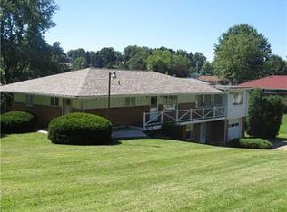 4032 Blue Willow St, Irwin, PA 15642