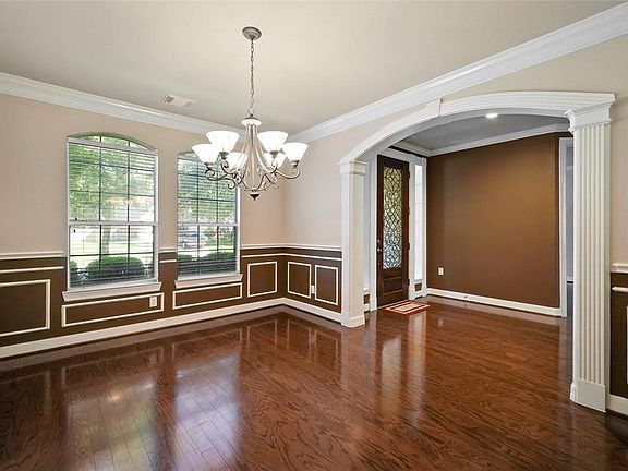 3rd image of 18034 Crescent Royale Way