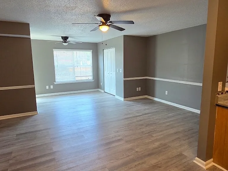 525 Third Loop Rd #B — Photo 4