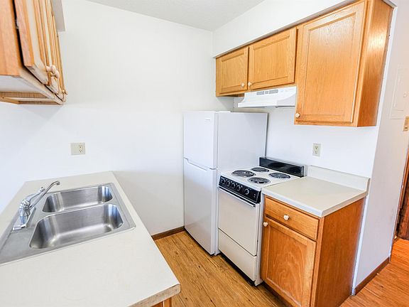 3rd image of 2930 33rd Ave S #5ac0e652f