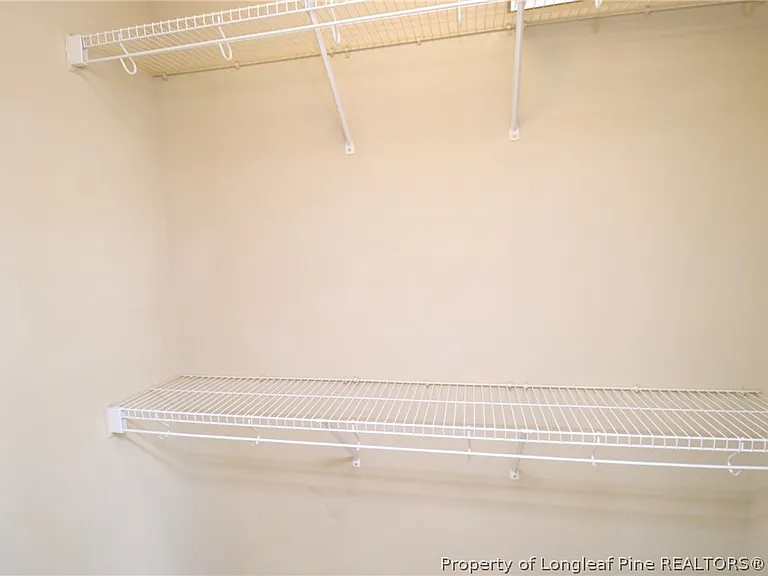 1015 Katie Ln — Photo 31