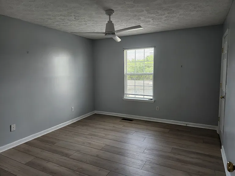 124 Williams St — Photo 11