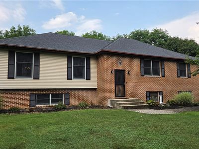 3733 Viewpoint Ct, Slatington, PA, 18080