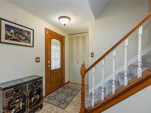 3rd image of 885 Concord Dr