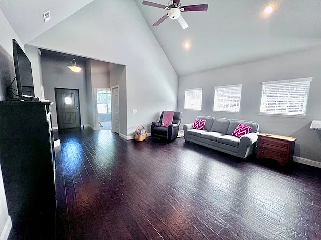 3201 SW Stoneway Ave — Photo 2