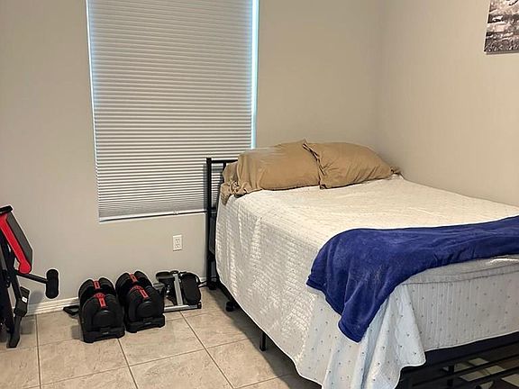 5th image of 1076 W Gem Ave