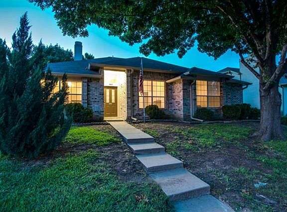 2nd image of 969 Little Den Dr