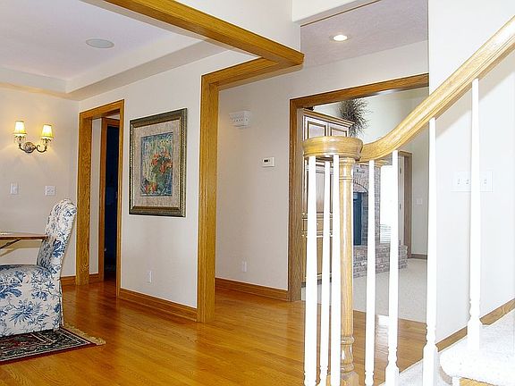 5th image of 15403 Windsor Dr
