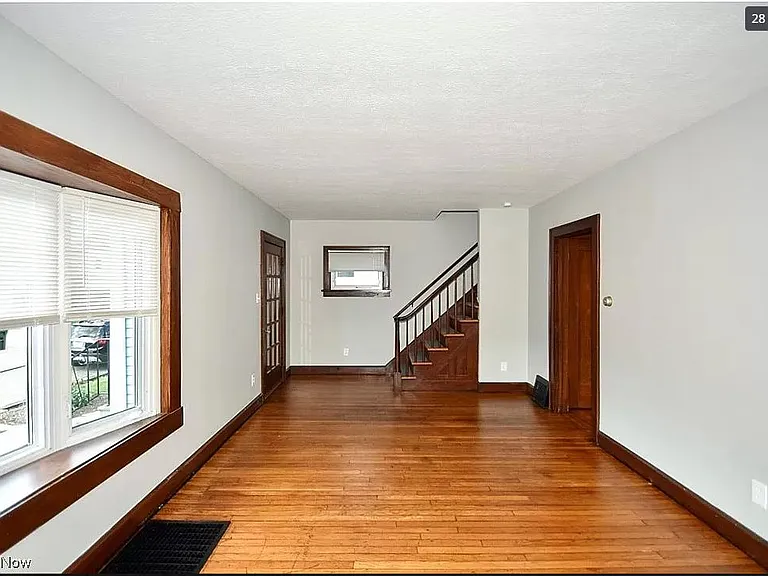 600 Columbus Ave NW — Photo 20