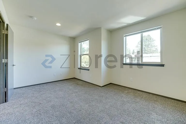 3655 Pine Rd NE — Photo 13