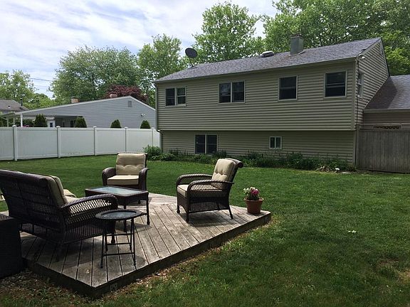 2nd image of 5 Iris Ln