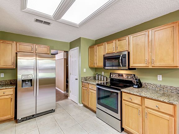 4th image of 2742 Eastwind Dr