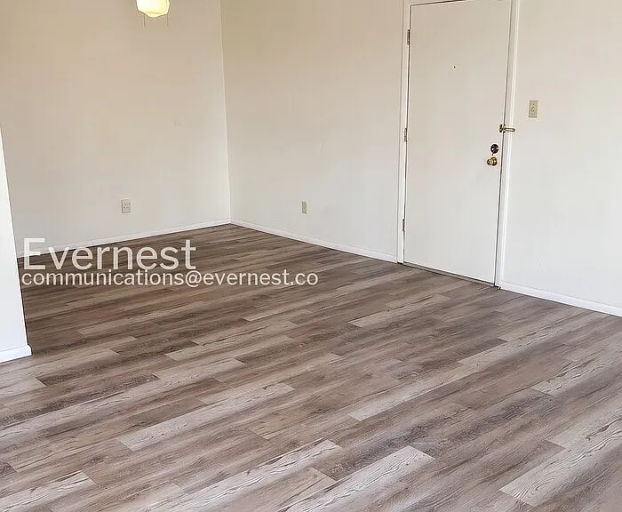 461 W Yucca Ct #312 — Photo 5